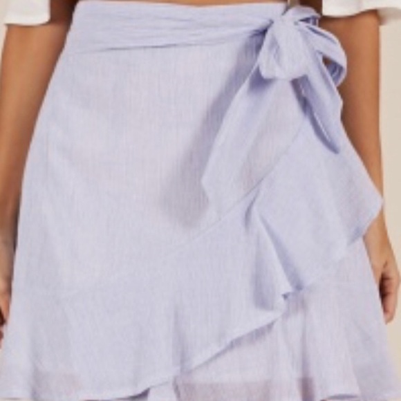 NEW SHOWPO ONE KISS SKIRT - Picture 2 of 5